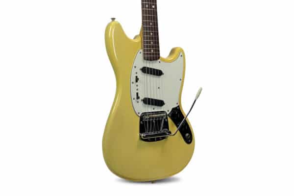 1976 Fender Mustang In White 1 1976 Fender Mustang