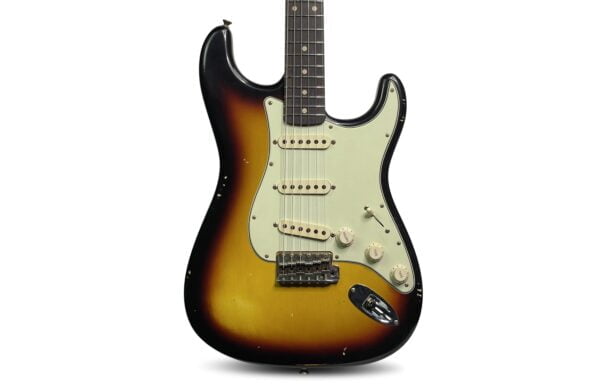 Fender Custom Shop 1962 Stratocaster Relic - 3-Tone Sunburst 1 Fender Custom Shop 1962 Stratocaster